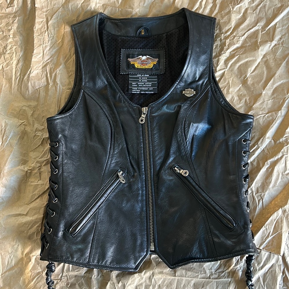 Harley Davidson women’s black leather vest.